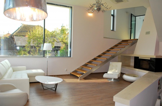 ZOOM INTERIOR DESIGN PLUS 