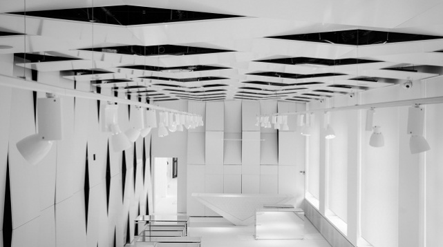 Galateca Gallery // TILT by Richard Scott