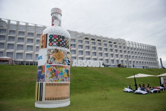 ABSOLUT CALL FOR UNTOLD 