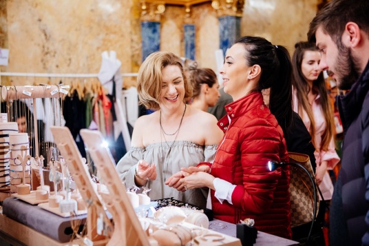 Open call pentru designeri la V for Vintage 20