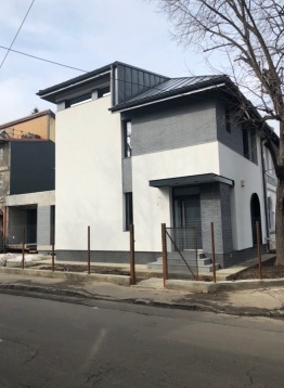IUSTUDIO // THE HOUSE WHERE NEW AND OLD MATCH