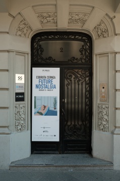 La pas prin cartier: Artă contemporană la Mobius Gallery 