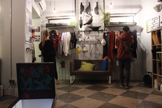 THE HIVE // CORPUL UMAN – MIX DE PERSPECTIVE 