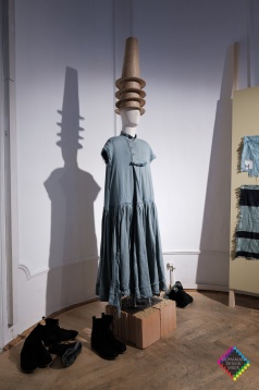 Attila Kim: Prin arhitectura expoziţiei încercăm să creăm o legătură organică între public, conceptul curatorial şi conţinut