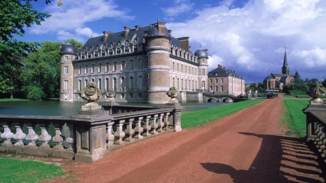 Avanpremiera participării României la EUROPALIA, cu lucrările artiștilor Doina Levintza, Dan Coma și Mihai Țopescu la „Versailles-ul belgian“ 