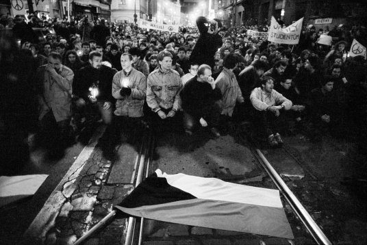 Două revoluții – Cehia și România în dialog