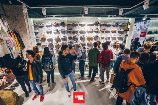 Sneaker Industry – Anxiety Pack