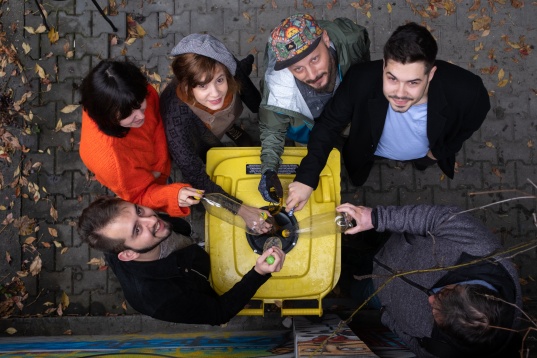 A început a doua etapă a proiectului Plasti Prix: acordarea de trofee din plastic reciclat