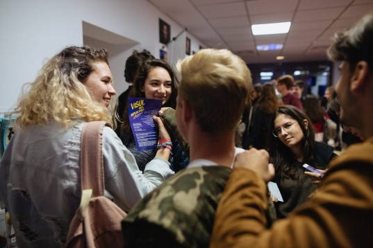 Teatrul EXCELSIOR invită părinții de adolescenți să jurizeze piesele înscrise la NEW DRAMA