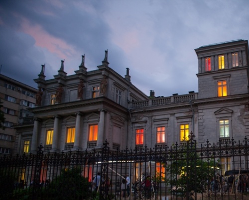 Palatul Știrbei – între două căi 
