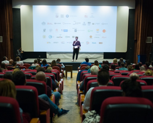 Deployments, o analiză inovatoare a structurilor puterii și controlului,  câștigă Marele Premiu BIEFF 2019