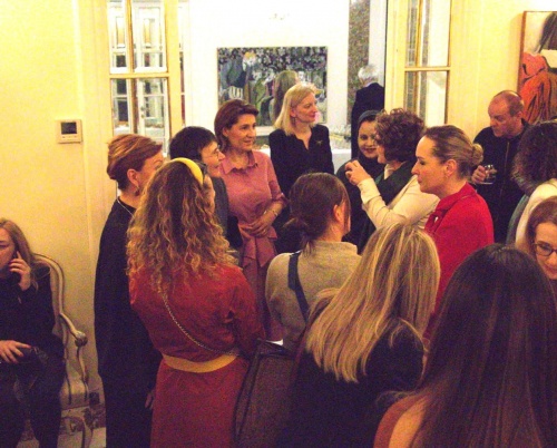 Roma, în anotimpul ”Florilor din porțelan” create de Ana Wagner